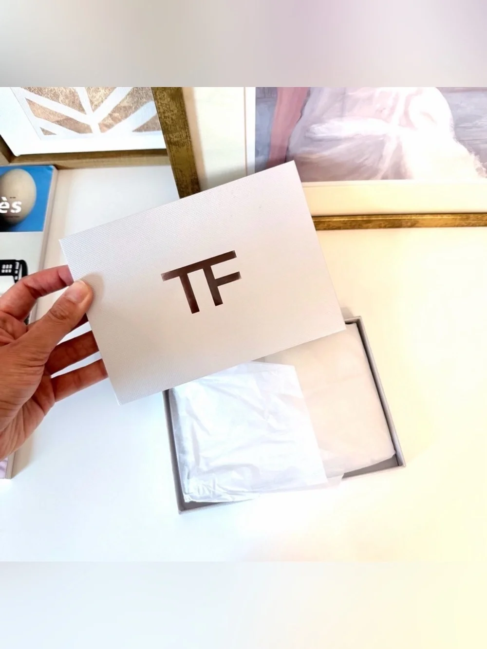 Tom‎ Ford Beauty White Zip Pouch with Gift Box